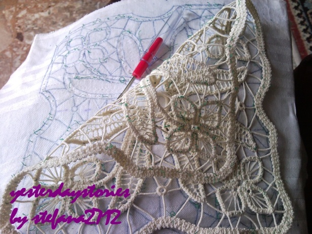 Romanian Point Lace square doily remove threads
